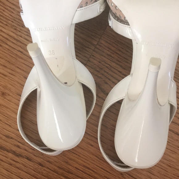 New Burberry white check sandal, 7.5 - Picture 11 of 14